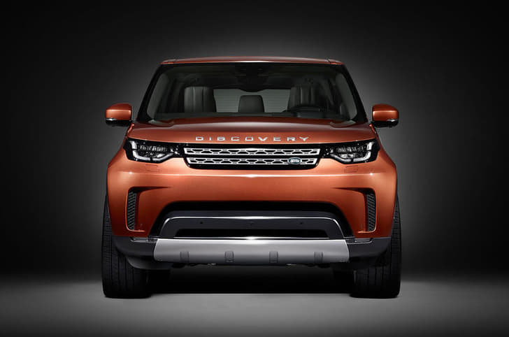 2017 Land Rover Discovery photo gallery